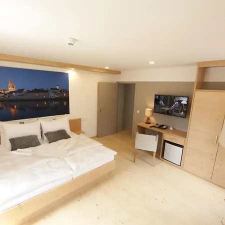 Butz Hotel Worth an der Donau